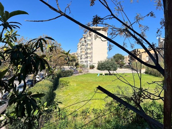 appartamento in vendita a Palermo in zona Roccella
