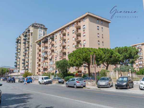 appartamento in vendita a Palermo in zona Villagrazia/Falsomiele