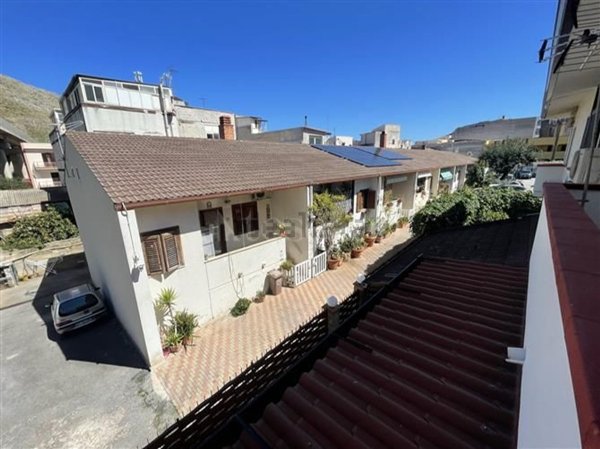 casa indipendente in vendita a Palermo in zona Tommaso Natale