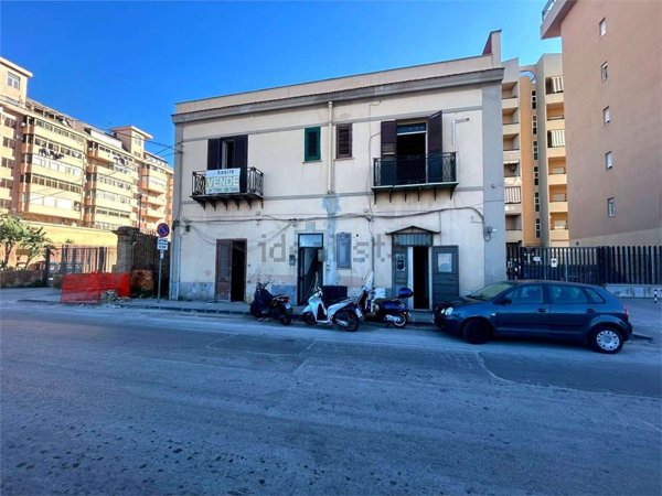 appartamento in vendita a Palermo in zona Acqua dei Corsari
