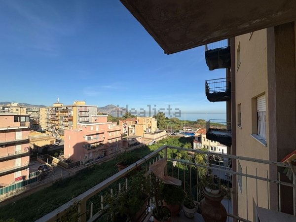 appartamento in vendita a Palermo in zona Roccella