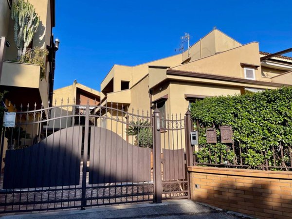 casa indipendente in vendita a Palermo in zona Borgo Nuovo