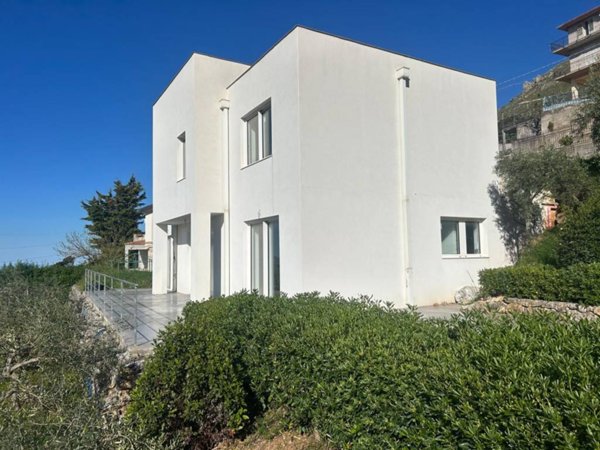 casa indipendente in vendita a Palermo in zona Villagrazia/Falsomiele