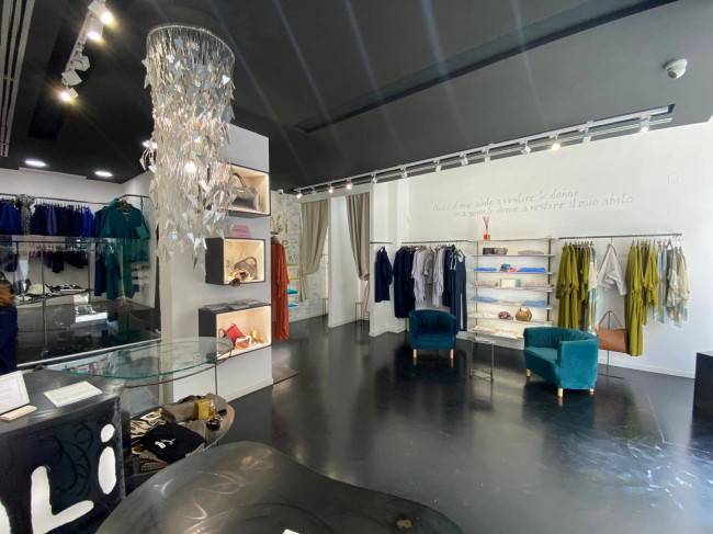 negozio in vendita a Palermo in zona Libertà