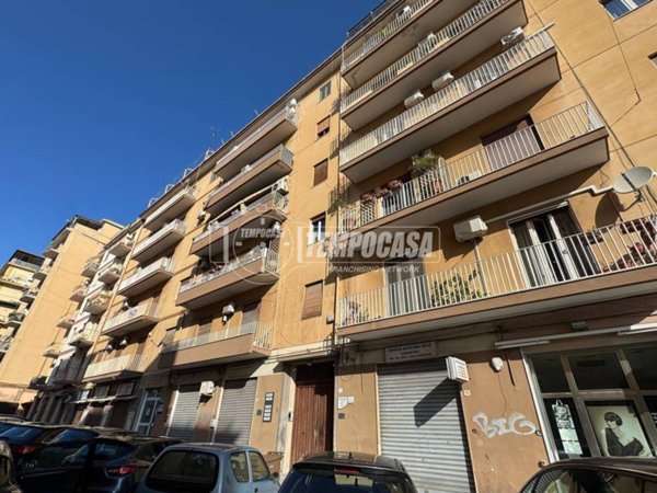 appartamento in vendita a Palermo in zona Malaspina/Palagonia