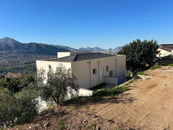 casa indipendente in vendita a Palermo in zona Villagrazia/Falsomiele
