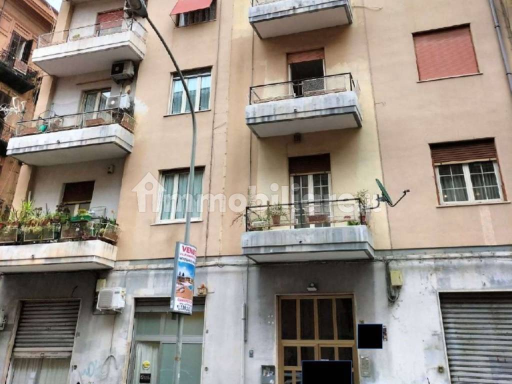 appartamento in vendita a Palermo in zona Zisa