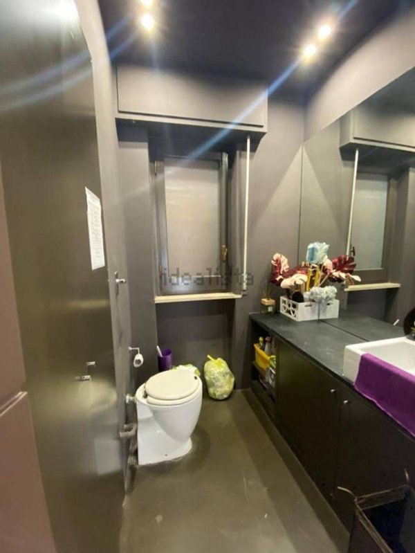 locale commerciale in vendita a Palermo in zona Libertà