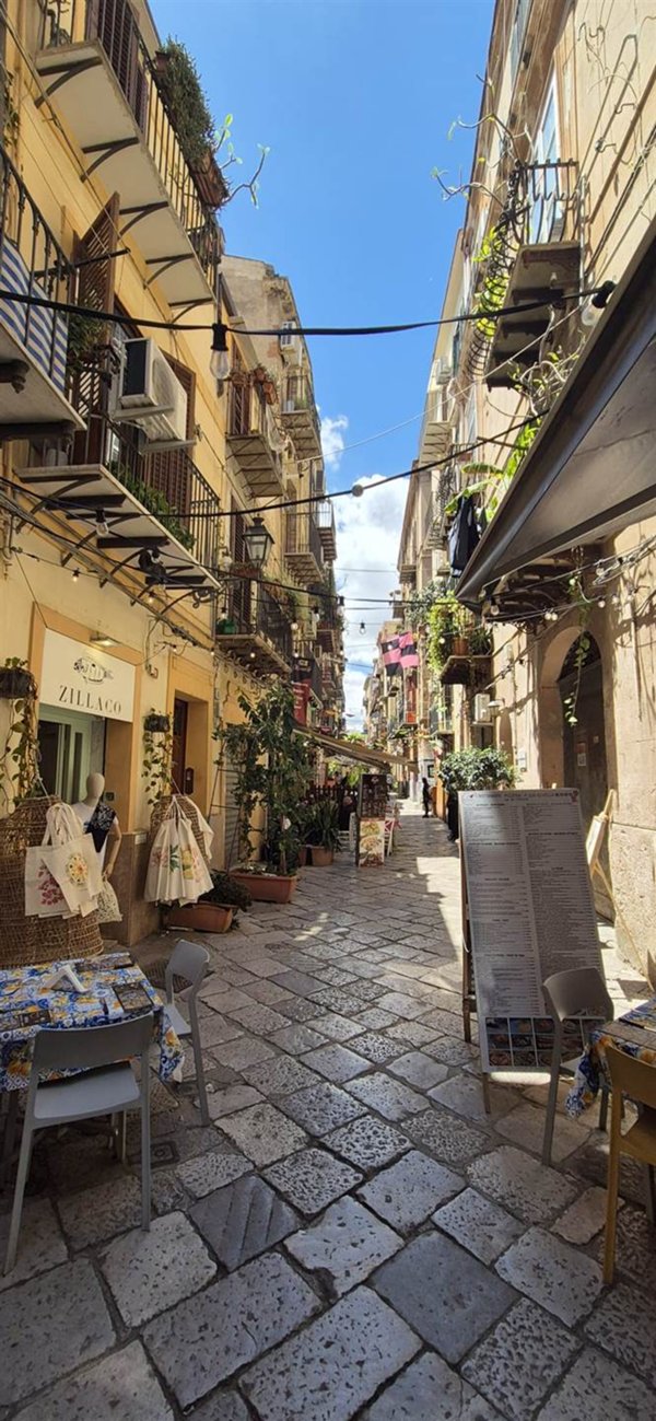 negozio in vendita a Palermo in zona Centro storico