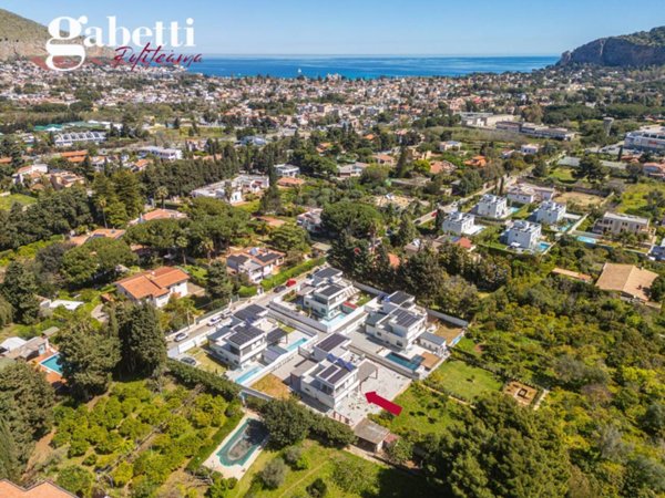 casa indipendente in vendita a Palermo in zona Mondello