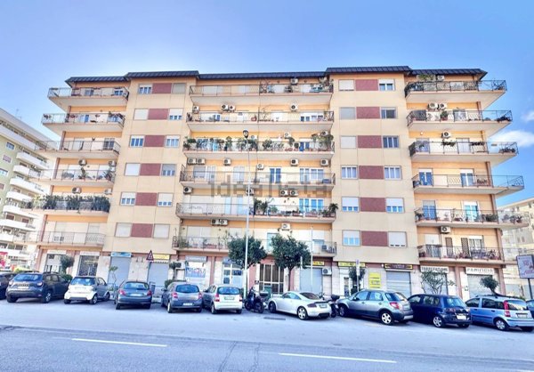 locale di sgombero in vendita a Palermo in zona Malaspina/Palagonia