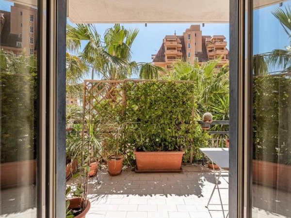 appartamento in vendita a Palermo in zona Malaspina/Palagonia