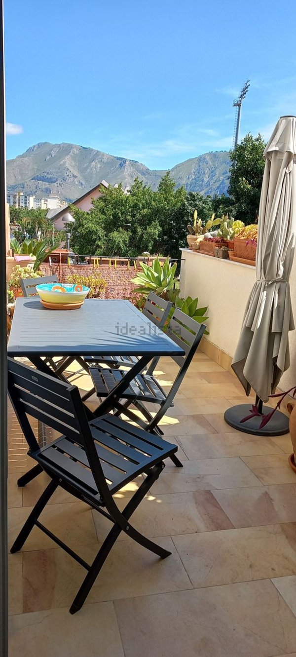 casa indipendente in vendita a Palermo in zona Mezzomonreale