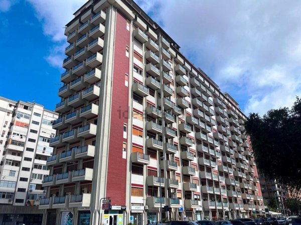 appartamento in vendita a Palermo in zona Malaspina/Palagonia