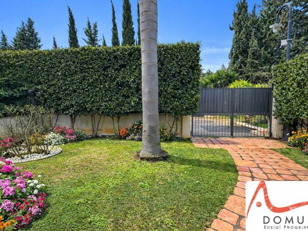 casa indipendente in vendita a Palermo in zona Mondello