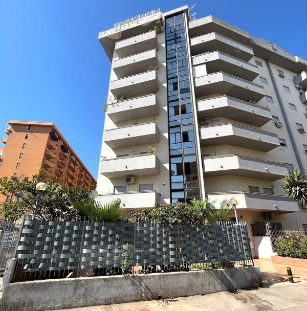 appartamento in vendita a Palermo in zona Roccella