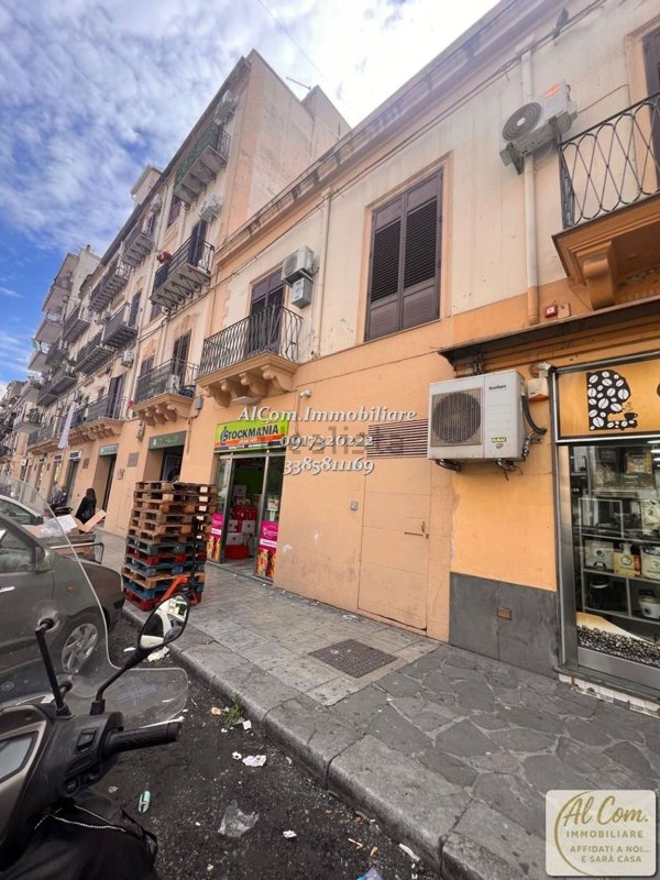 appartamento in vendita a Palermo in zona Zisa