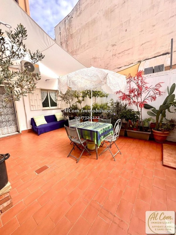 appartamento in vendita a Palermo in zona Zisa