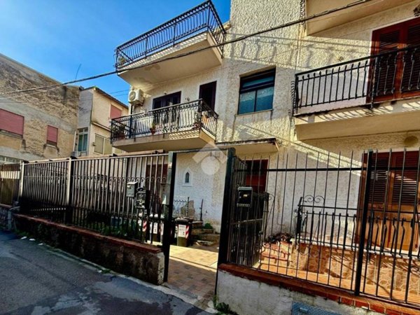 appartamento in vendita a Palermo in zona Partanna