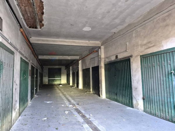 locale di sgombero in vendita a Palermo in zona San Lorenzo