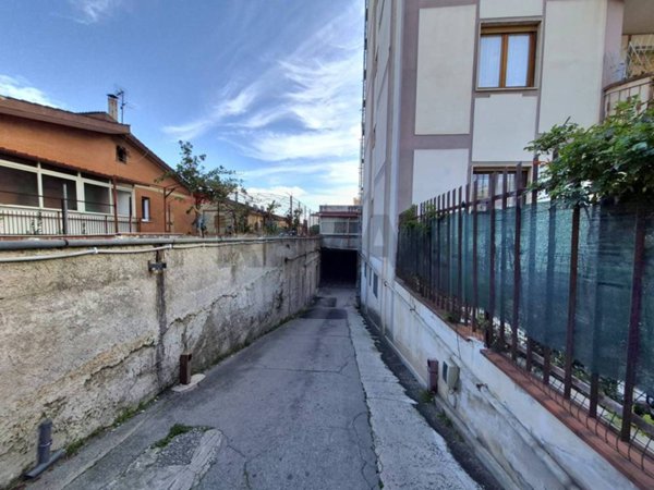 locale di sgombero in vendita a Palermo in zona San Lorenzo