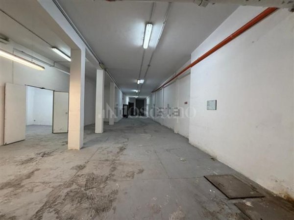 locale di sgombero in vendita a Palermo in zona Uditore