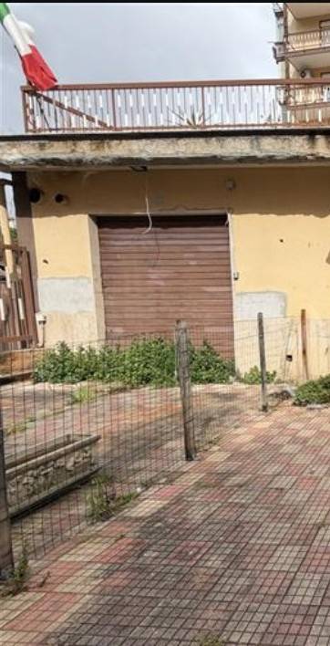 negozio in vendita a Palermo in zona Calatafimi / Cuba
