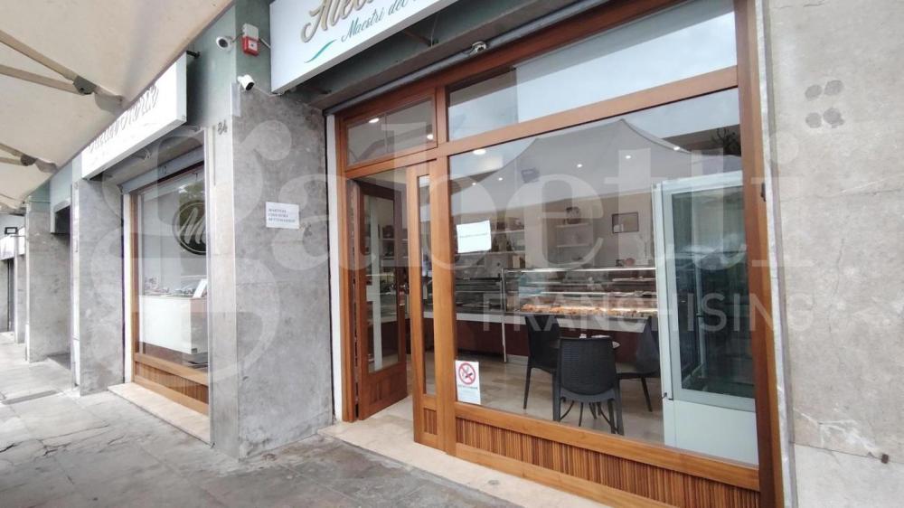 negozio in vendita a Palermo in zona Libertà