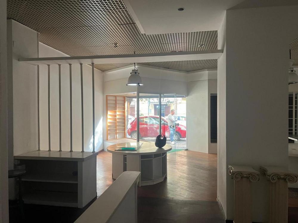 locale di sgombero in vendita a Palermo