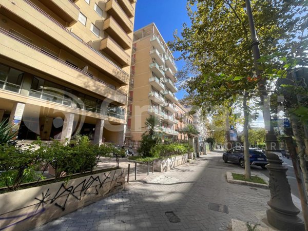 locale commerciale in vendita a Palermo