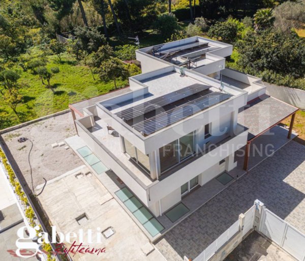 casa indipendente in vendita a Palermo in zona Mondello