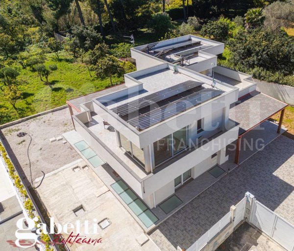 casa indipendente in vendita a Palermo in zona Mondello