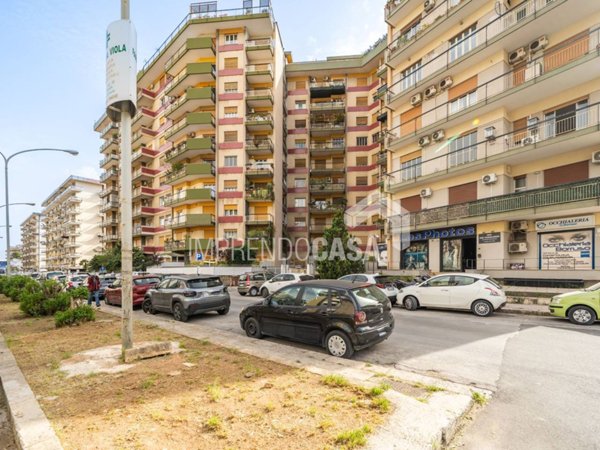 appartamento in vendita a Palermo in zona Politeama