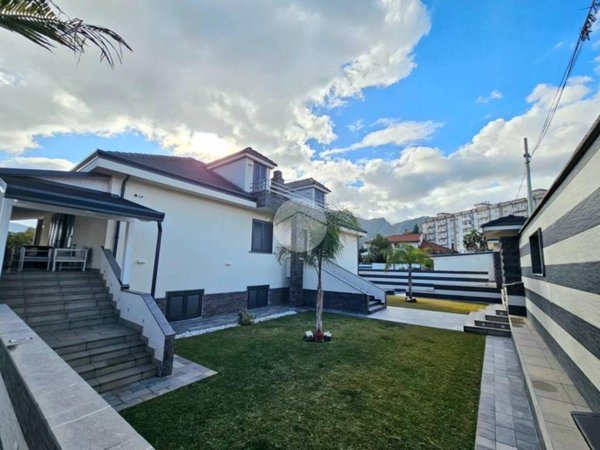 casa indipendente in vendita a Palermo in zona Acqua dei Corsari