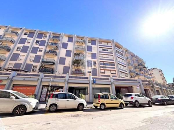 appartamento in vendita a Palermo in zona Malaspina/Palagonia