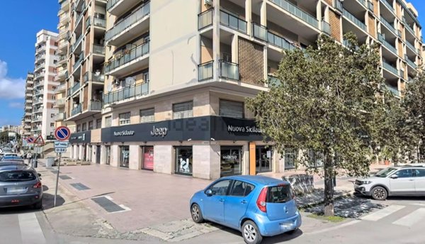ufficio in vendita a Palermo in zona Malaspina/Palagonia