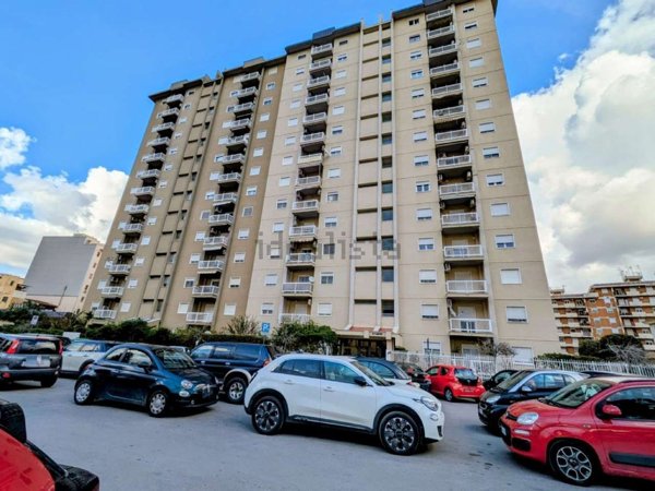appartamento in vendita a Palermo in zona Mezzomonreale