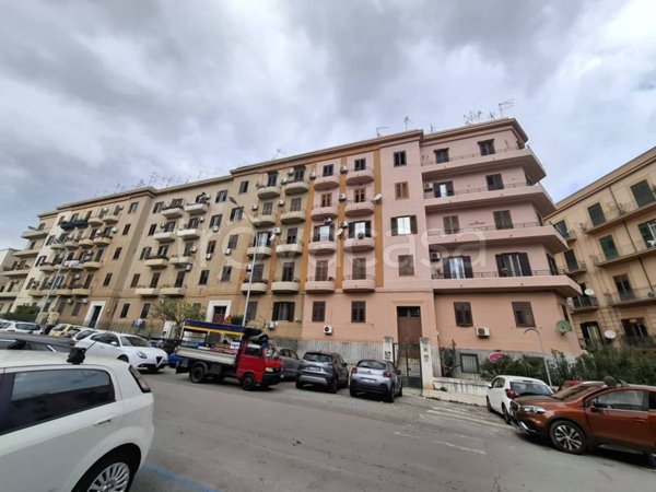 appartamento in vendita a Palermo in zona Malaspina/Palagonia