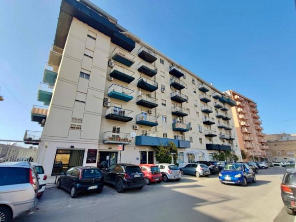 appartamento in vendita a Palermo in zona Montegrappa / Santa Rosalia