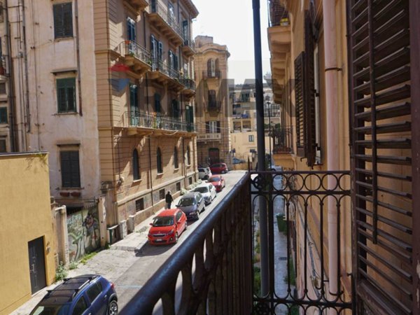 casa indipendente in vendita a Palermo in zona Politeama