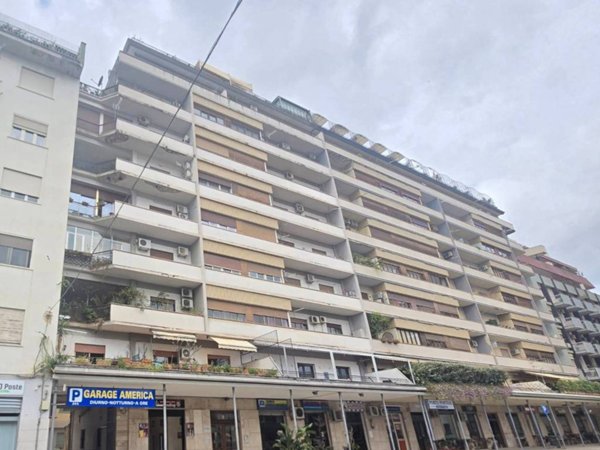appartamento in vendita a Palermo in zona Politeama