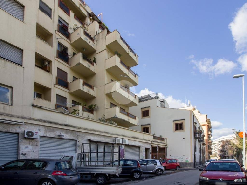 appartamento in vendita a Palermo in zona Malaspina/Palagonia