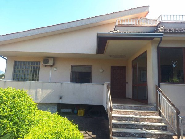 casa indipendente in vendita a Palermo in zona Pallavicino