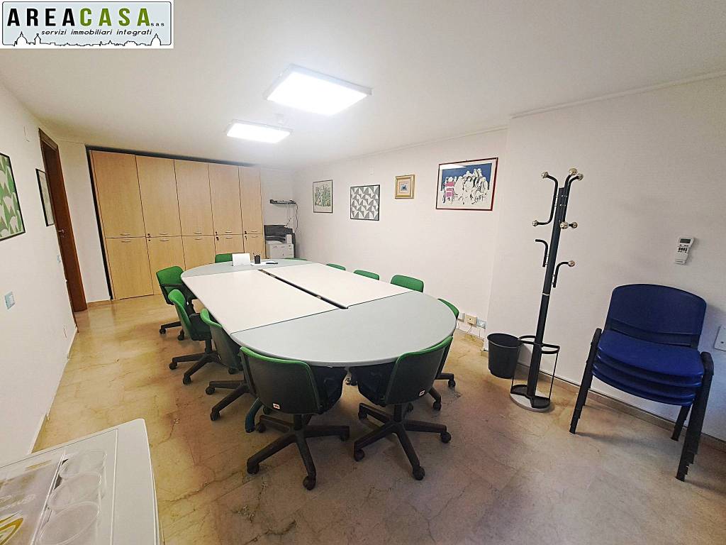 ufficio in vendita a Palermo in zona Politeama