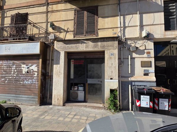 negozio in vendita a Palermo in zona Calatafimi / Cuba