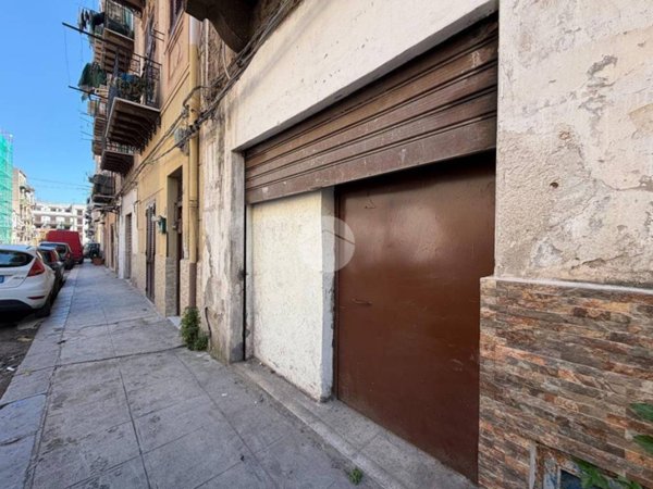 appartamento in vendita a Palermo in zona Zisa