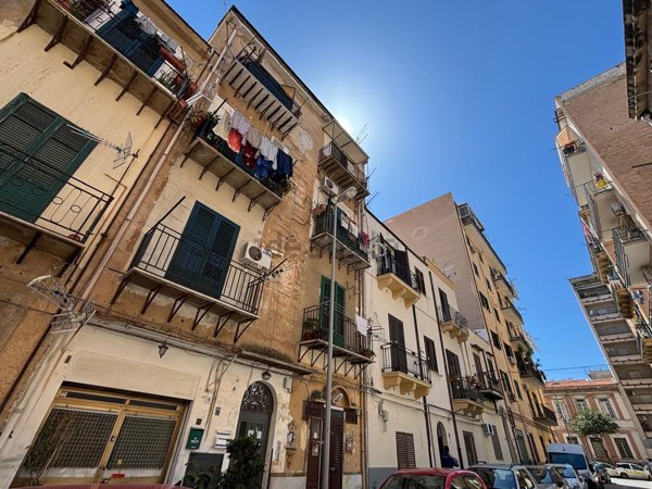 appartamento in vendita a Palermo in zona Malaspina/Palagonia