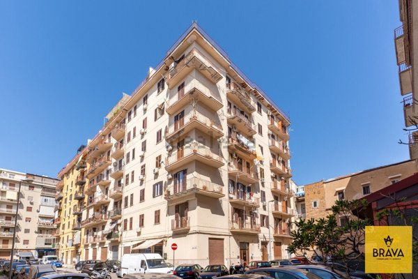 appartamento in vendita a Palermo in zona Malaspina/Palagonia