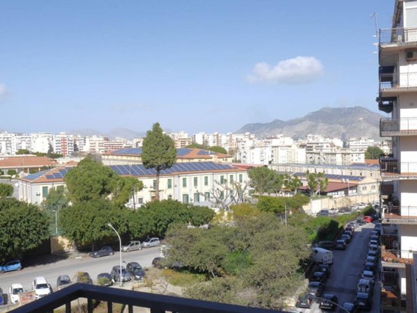 appartamento in vendita a Palermo in zona Montegrappa / Santa Rosalia