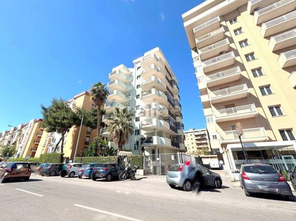 appartamento in vendita a Palermo in zona Zisa